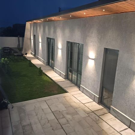 Grey House Aparthotel Zovuni Εξωτερικό φωτογραφία